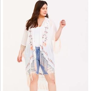 TORRID IVORY CHIFFON DIP-DYE FRINGE KIMONO